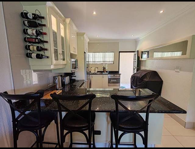 2 BEDROOM APARTMENT FOR SALE IN RENNIES BEACH